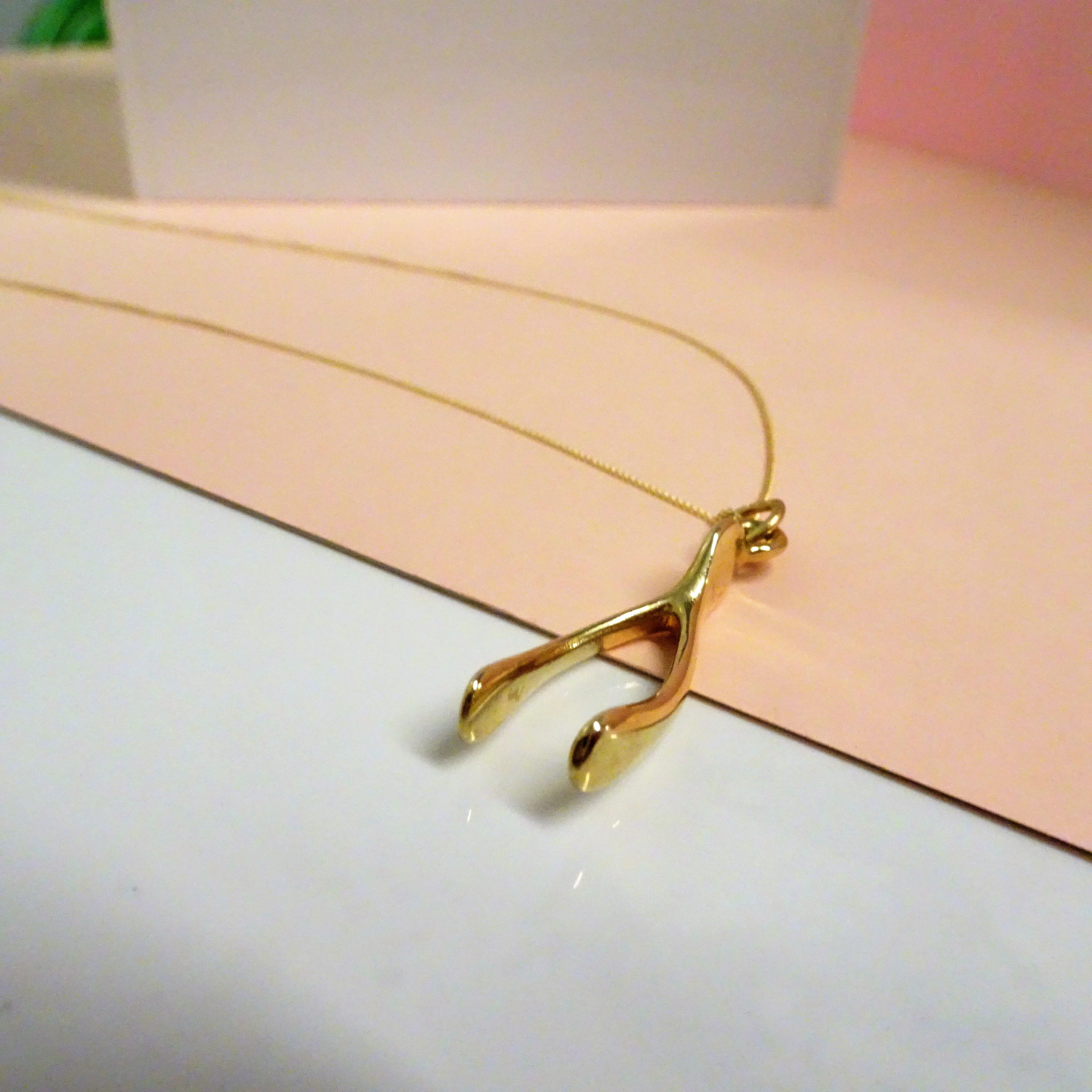9ct Gold Wishbone Necklace - 18 Inch Chain - Image 2