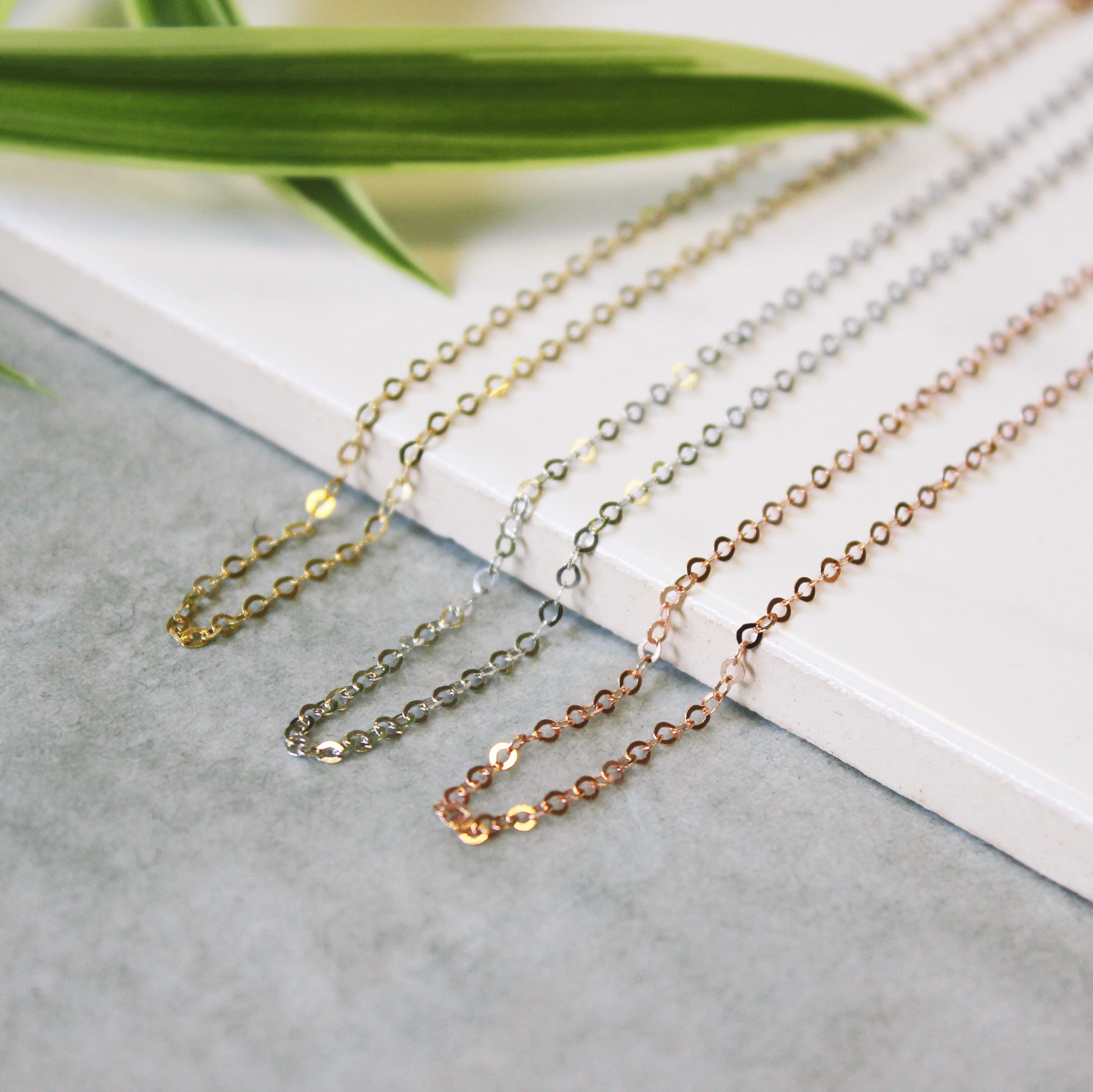 9ct Rose Gold Hammered Trace Anklet 9.5 Inches - Image 3