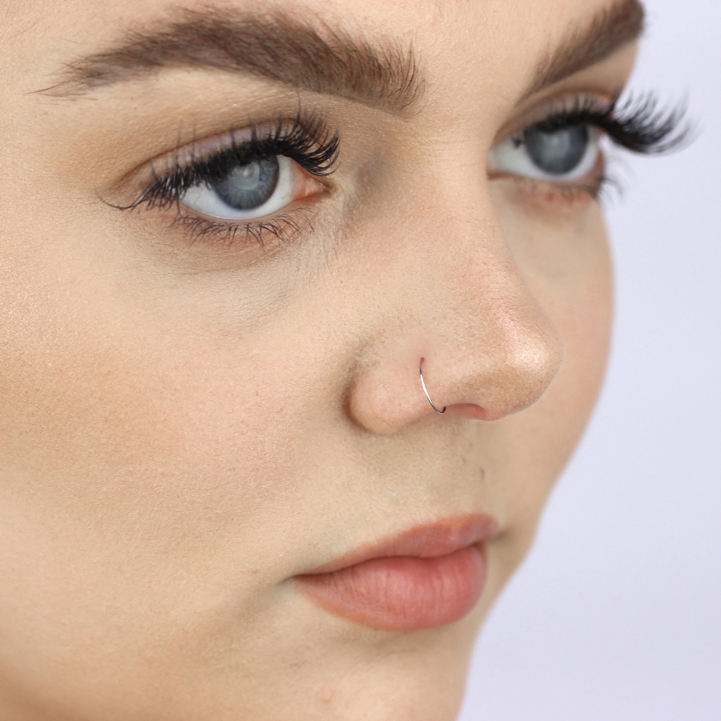 9ct White Gold 8mm Nose Hoop Ring - Image 2
