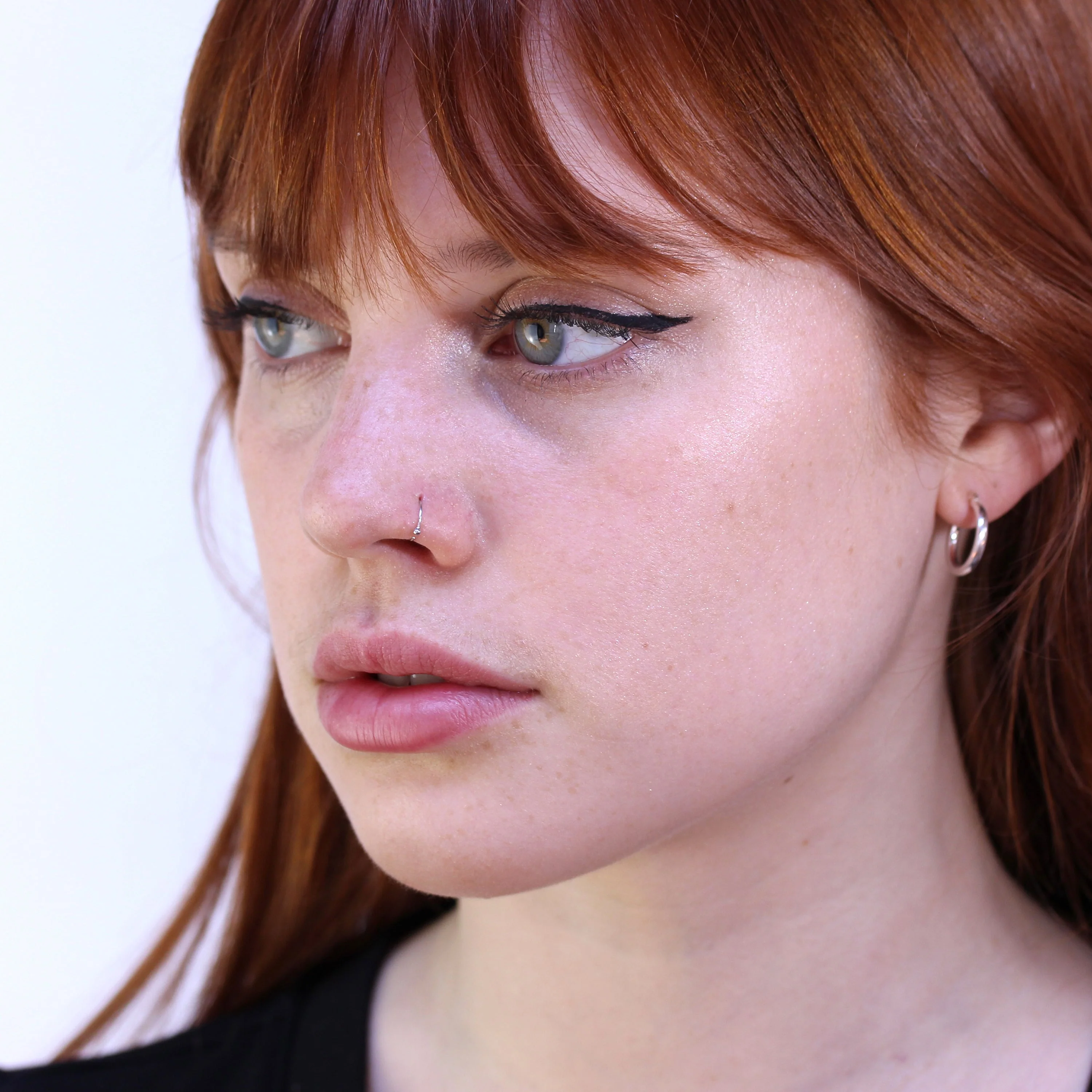 9ct White Gold Nose Ring - Image 2