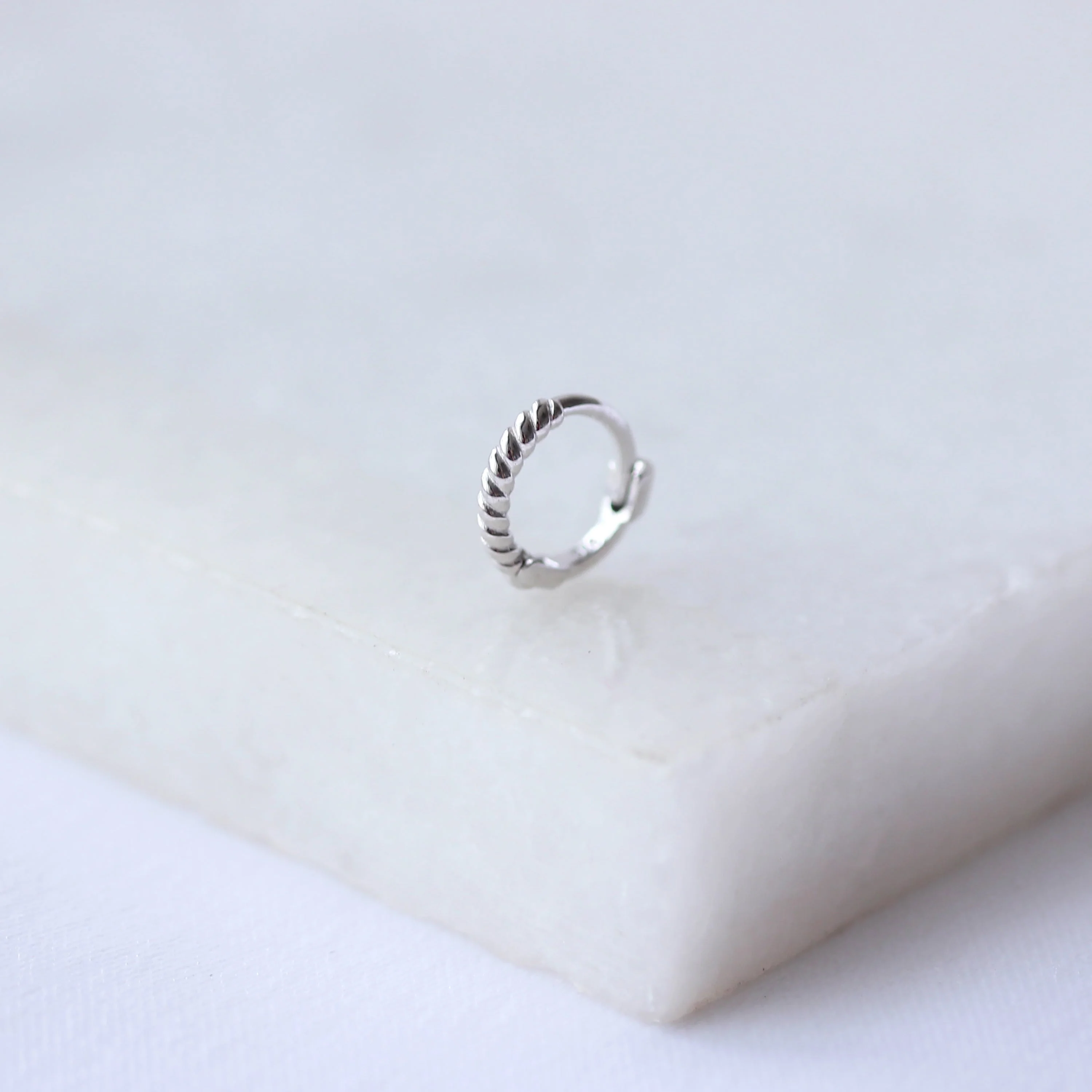 9ct White Gold Tiny Twist 7mm Helix Hoop 26Ga Piercing - Image 3