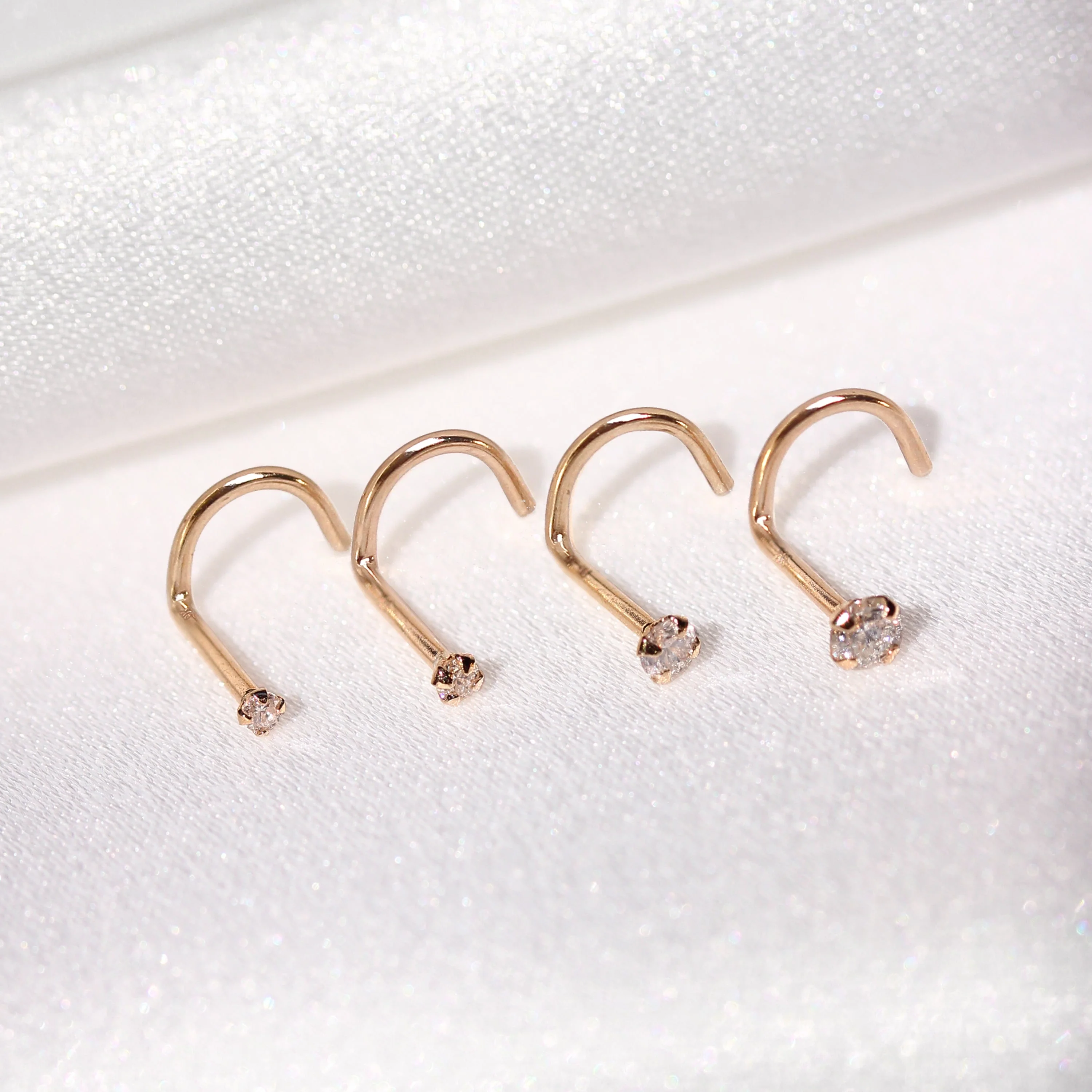 9ct Yellow Gold Diamond Nose Screw - Image 2