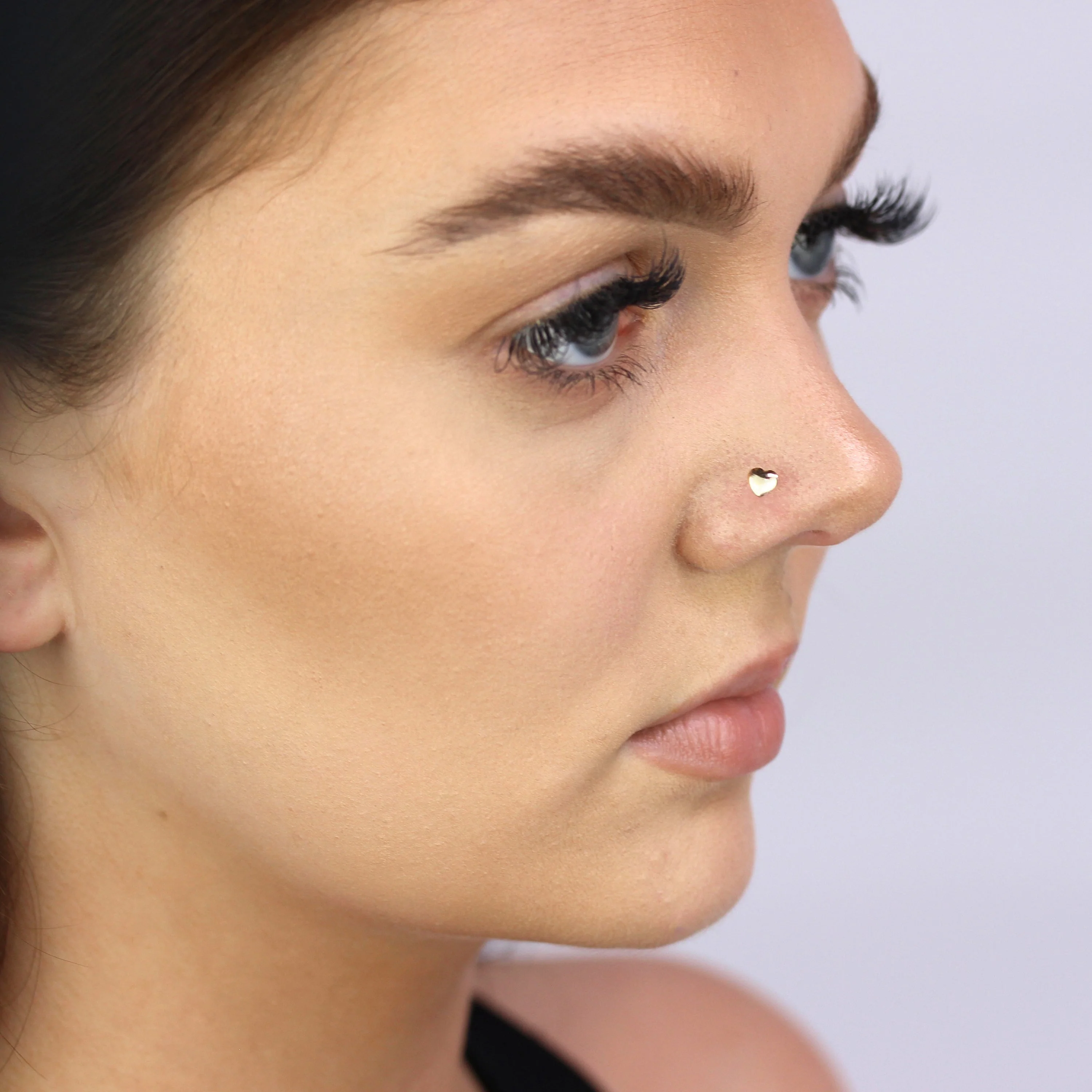 Andralok 9ct Yellow Gold Heart Nose Stud - Image 2