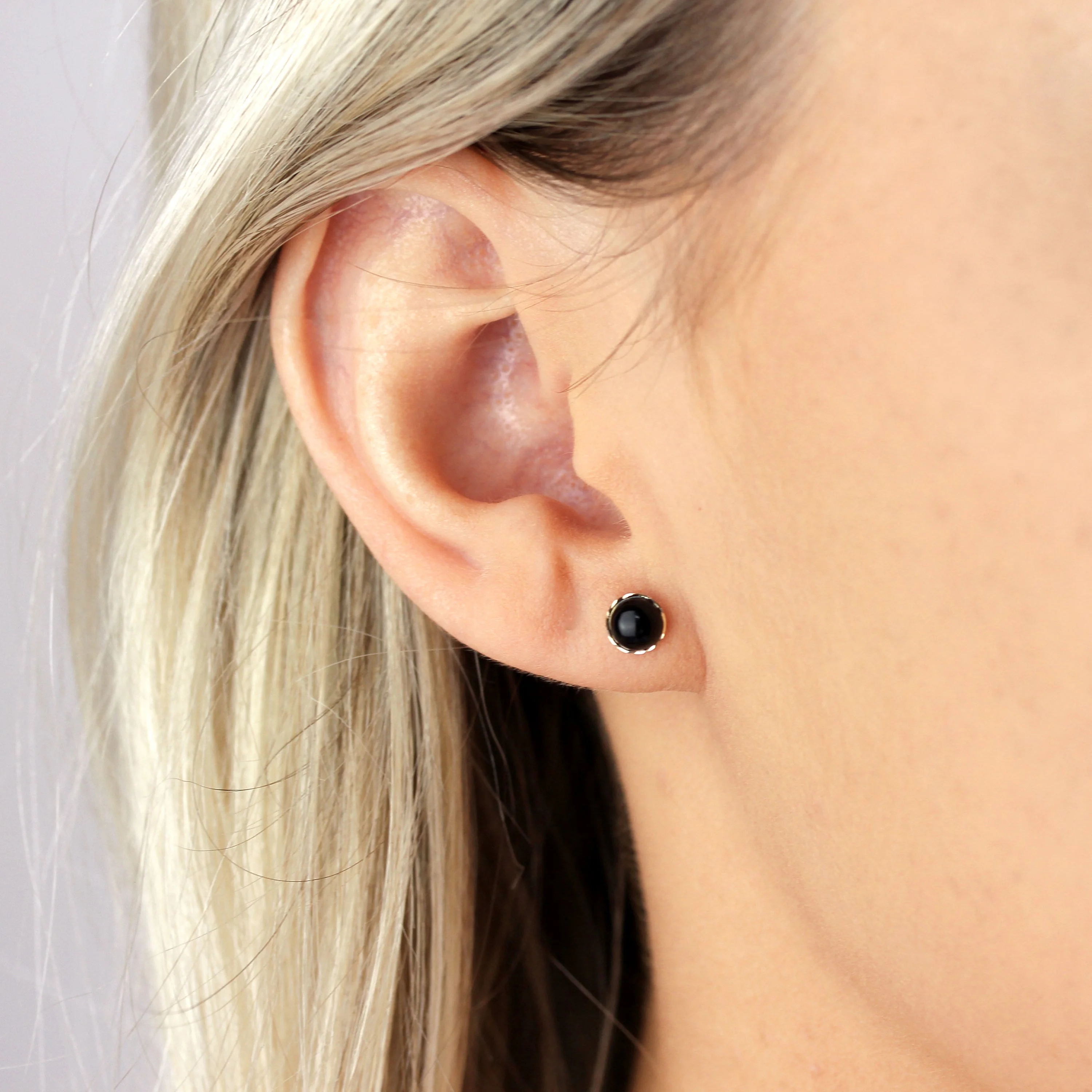 9ct Gold & Onyx 6mm Round Gemstone Stud Earrings - Image 2