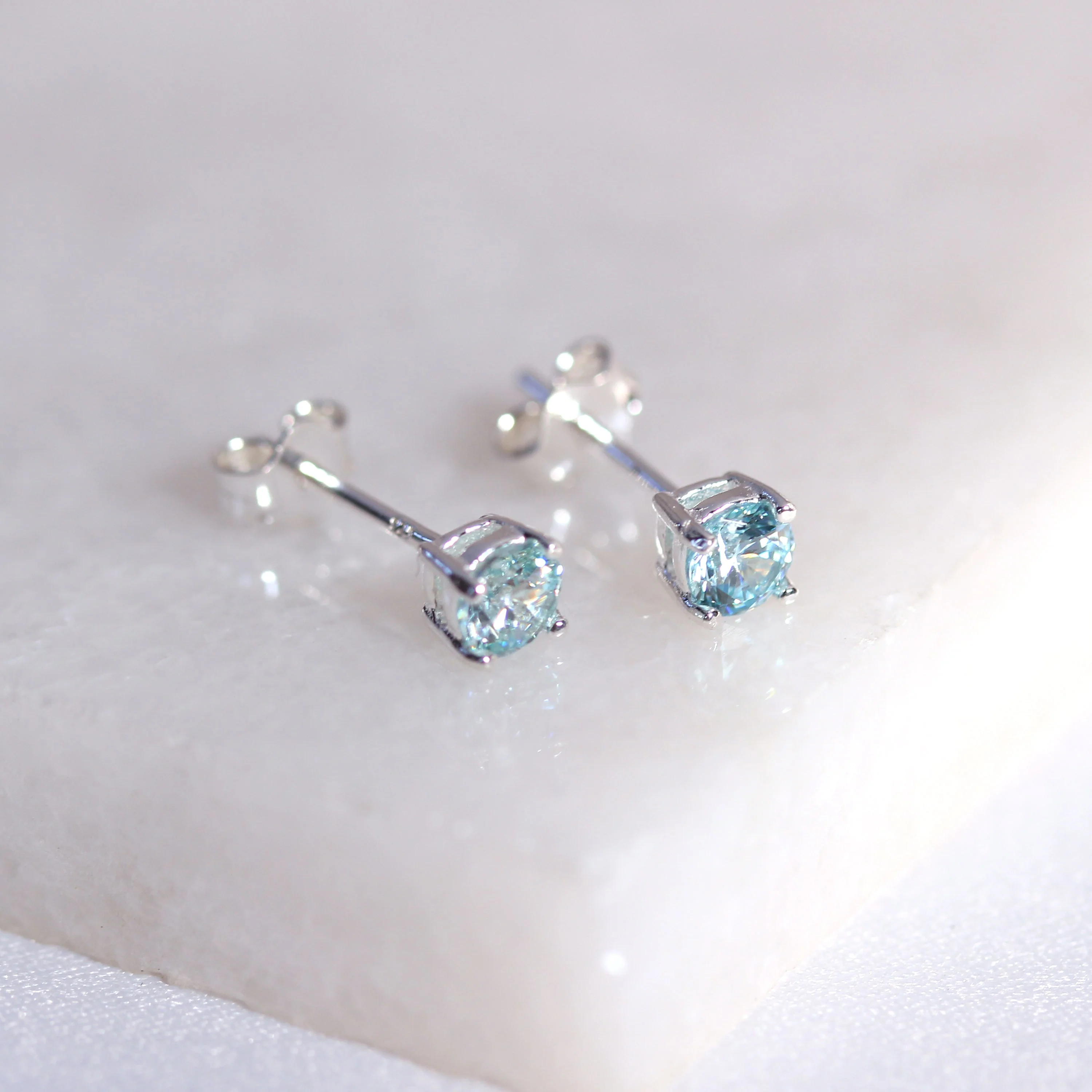 Sterling Silver Aquamarine CZ Birthstone 4mm Stud Earrings - Image 3