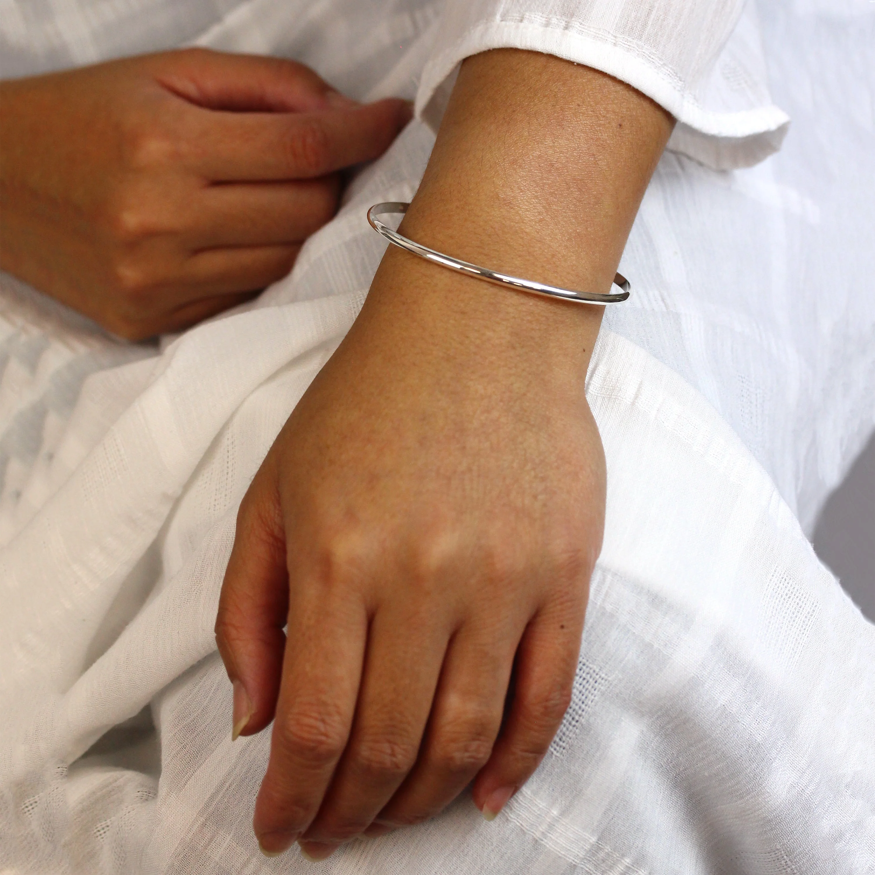 Simple Sterling Silver Plain 3mm Bangle - Image 2