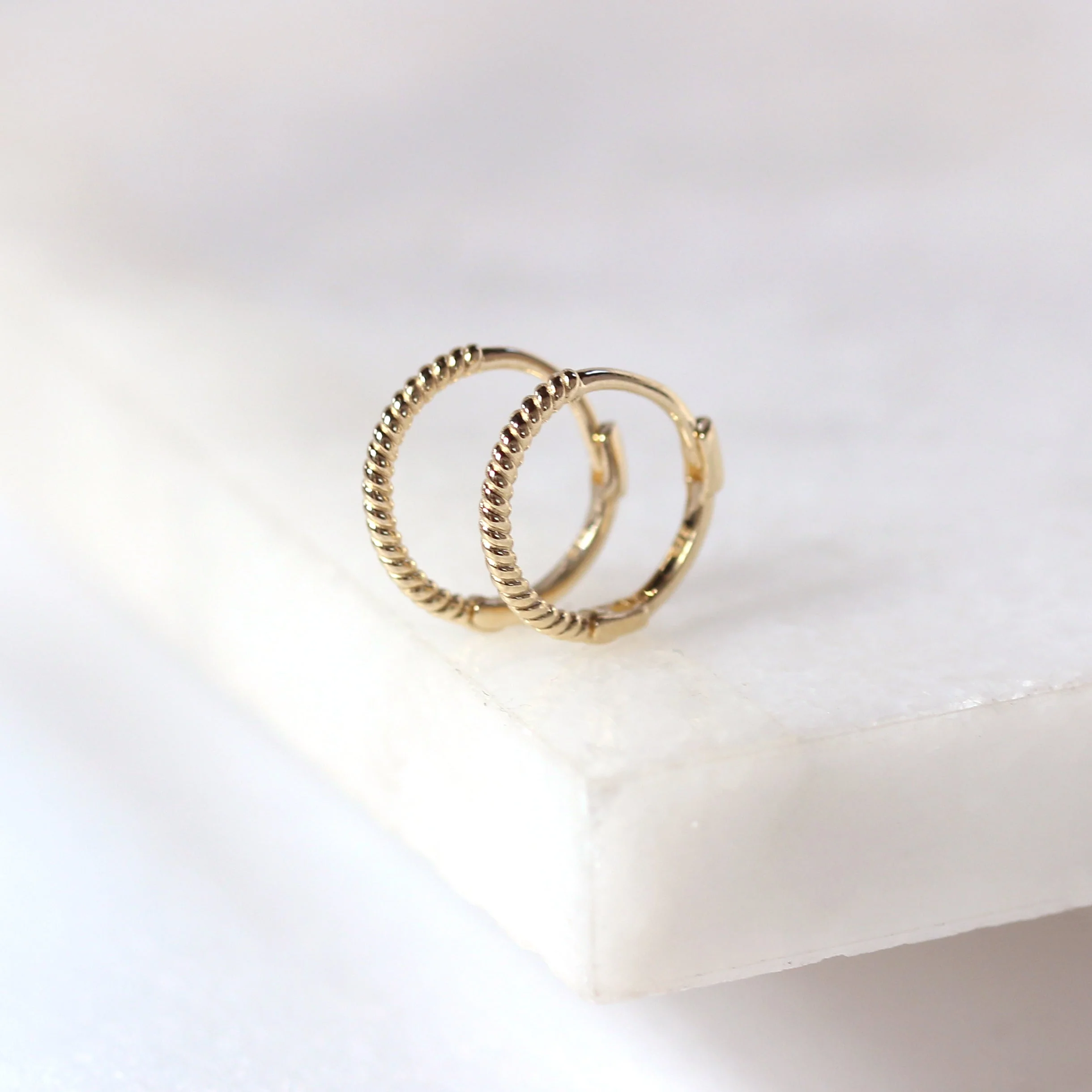 Small 9ct Gold Twist 11mm Huggie Hoop Earrings - Image 2