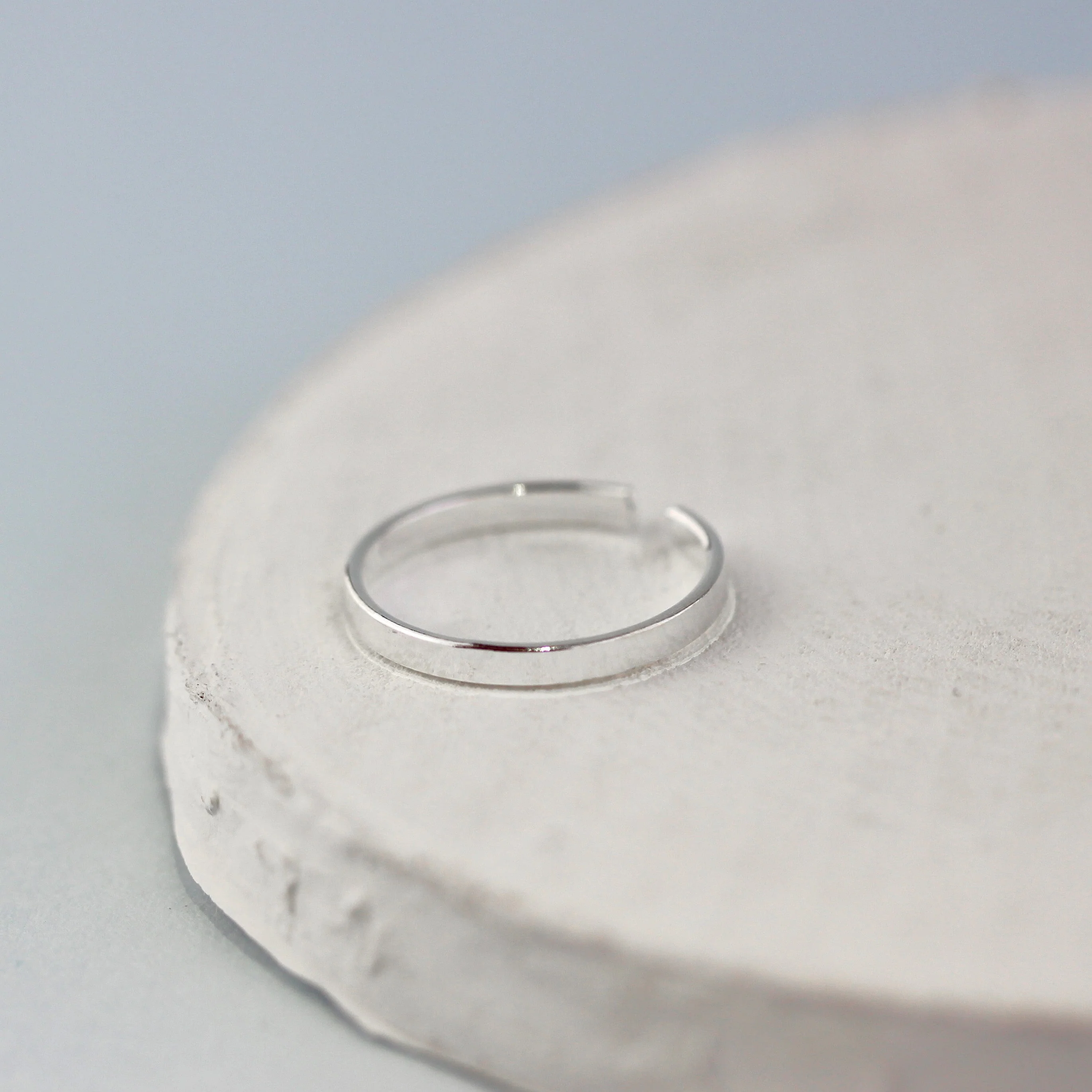 Sterling Silver 2mm Adjustable Plain Toe Ring - Image 3