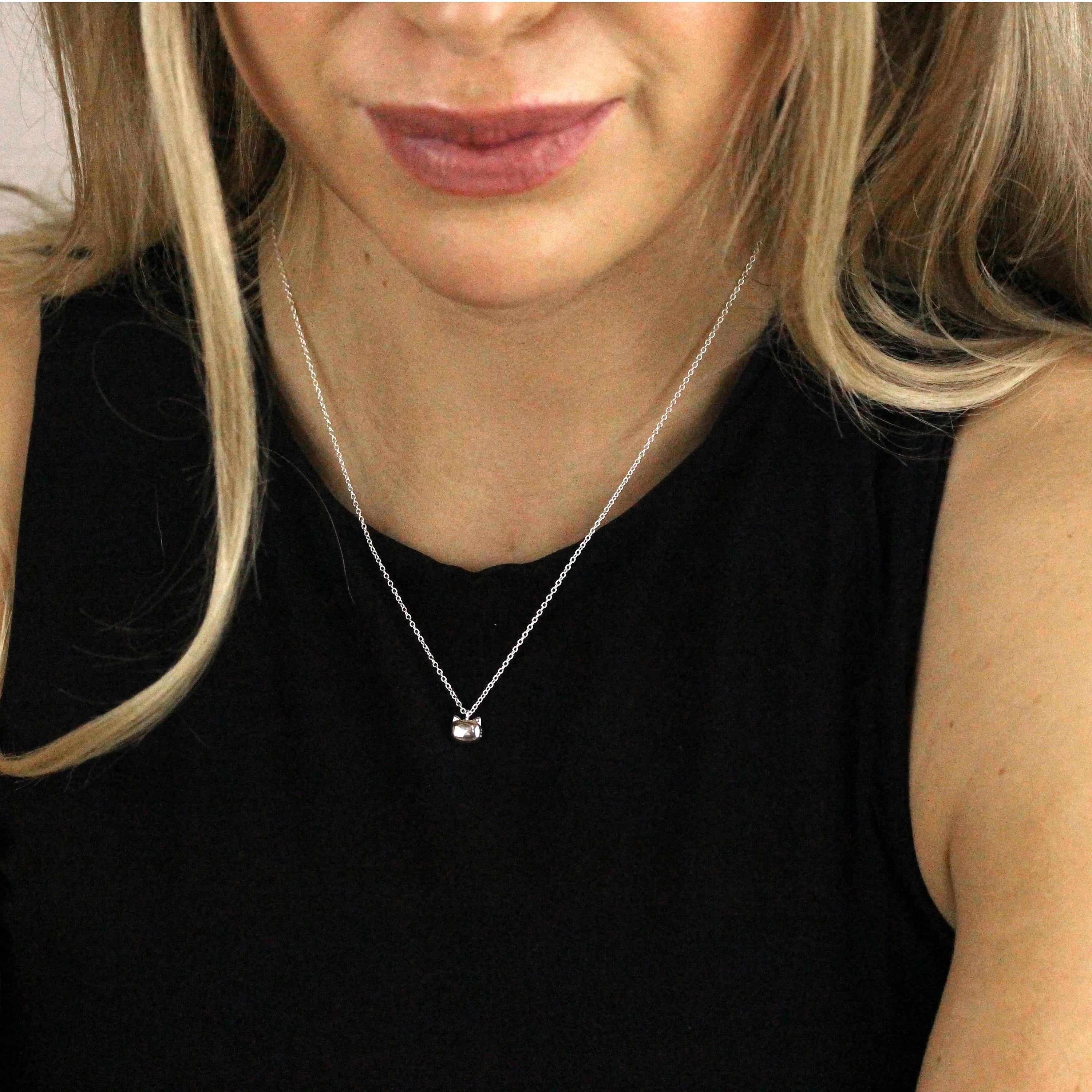Sterling Silver Cats Head Necklace w 18 Inch Chain - Image 2