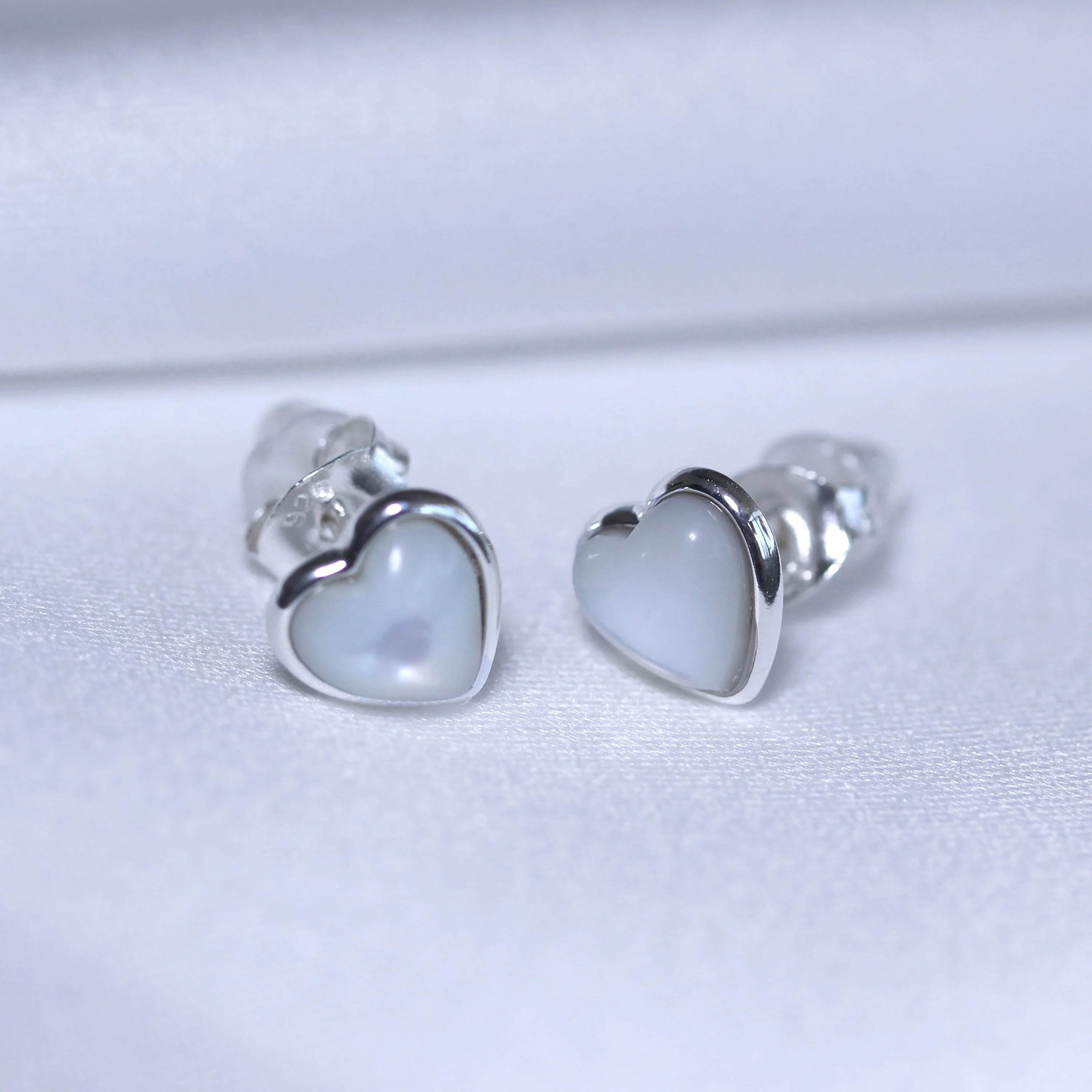 Sterling Silver Mother of Pearl Heart Stud Earrings - Image 3