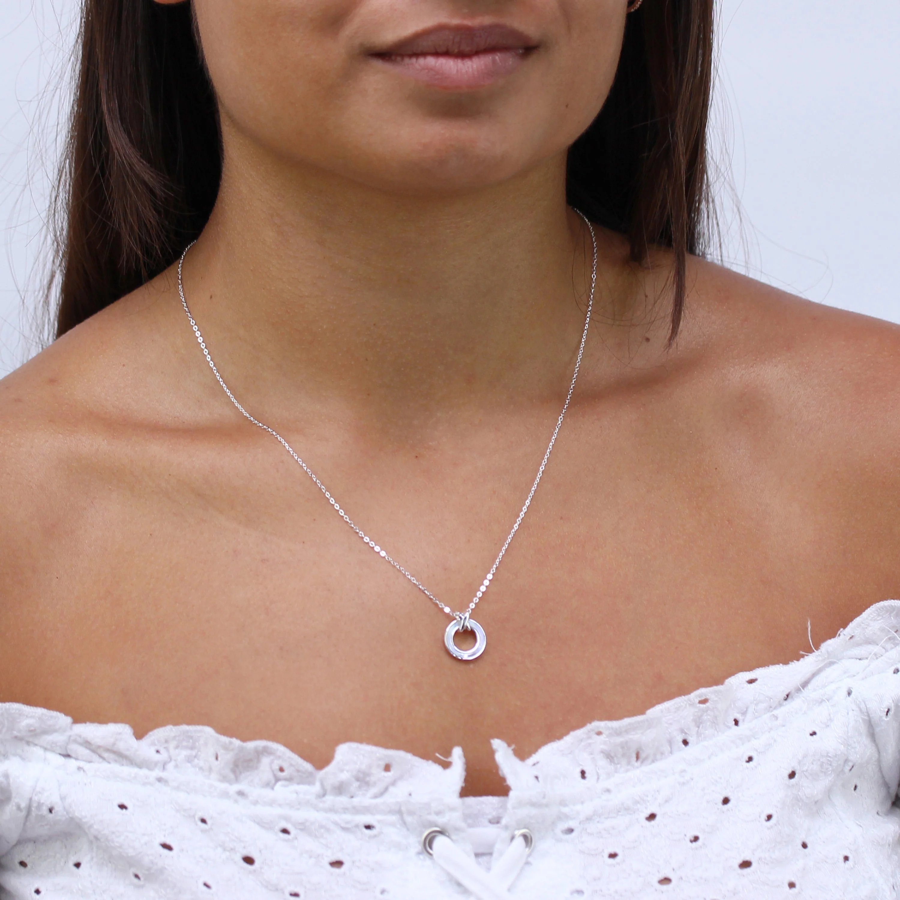 Sterling Silver Mother of Pearl Karma Circle Necklace 18 Inch - Image 3